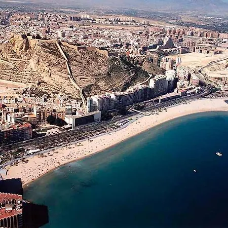 Homestay R-3- комната в квартире для 1 человек в центре Alicante