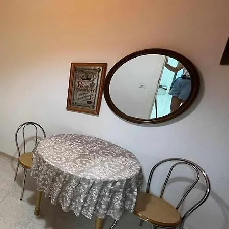 R-3- комната в квартире для 1 человек в центре Homestay *